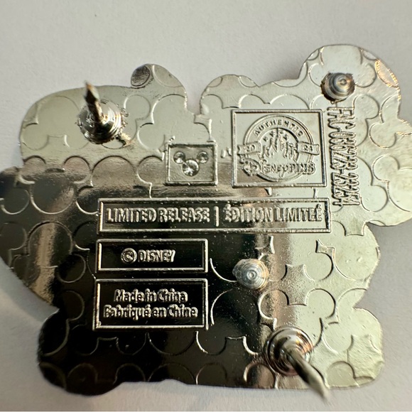 NWT. Disney pin Epcot festival of the arts pin featuring Mickey Mouse - Picture 6 of 8